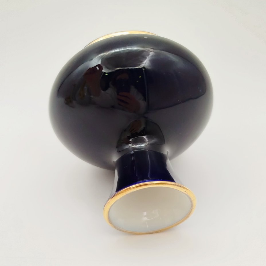 Вазочка миниатюрная, фарфор, крытье кобальтом, золочение, Ленинградский фарфоровый завод (ЛФЗ), СССР, 1950-1970 гг.