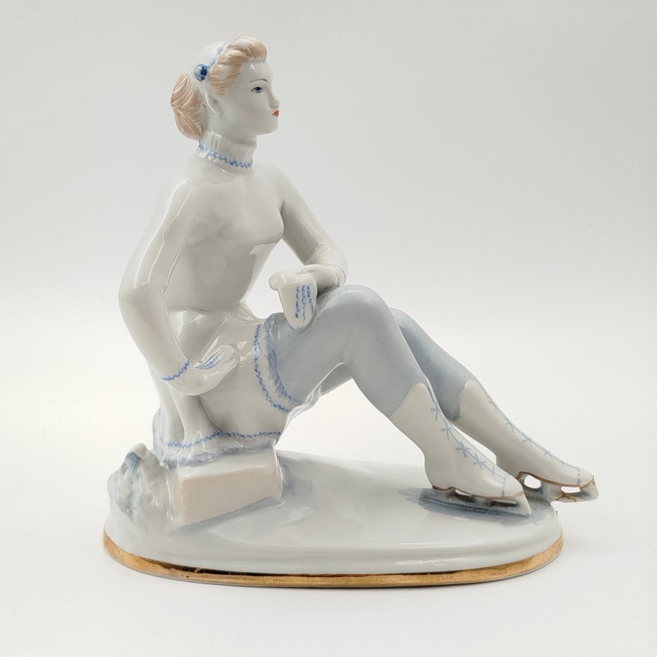 Статуэтка "Фигуристка" (физкультурница), скульптор Е. Гендельман