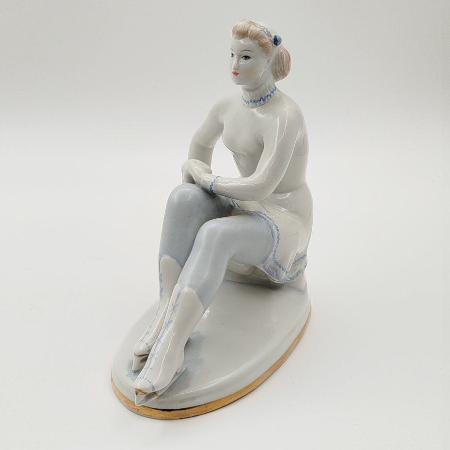 Статуэтка "Фигуристка" (физкультурница), скульптор Е. Гендельман