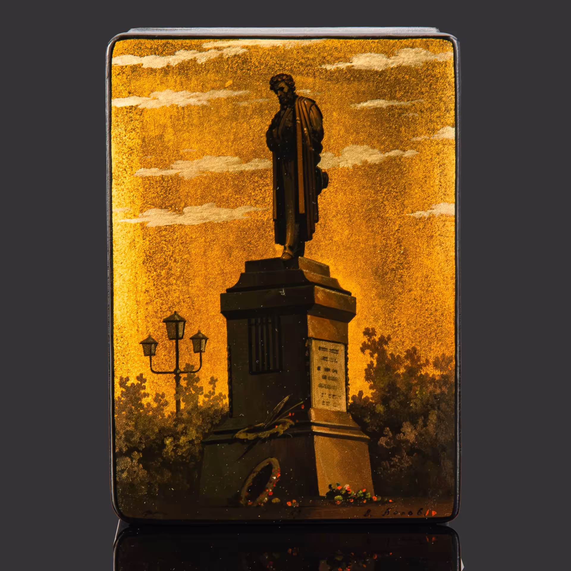 Шкатулка "Памятник А.С. Пушкину в Москве", художник В. Белов, Федоскинская фабрика миниатюрной живописи (Федоскино)