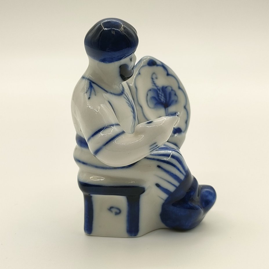 Статуэтка "Жостовский мастер", автор В.В. Неплюев, Гжель