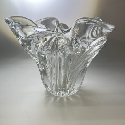 Ваза "Тюльпан", автор Х.М. Пыльд, хрусталь, прессование, свободное моделирование, Ленинградский завод художественного стекла (ЛЗХС), СССР, 1970-1980 гг.