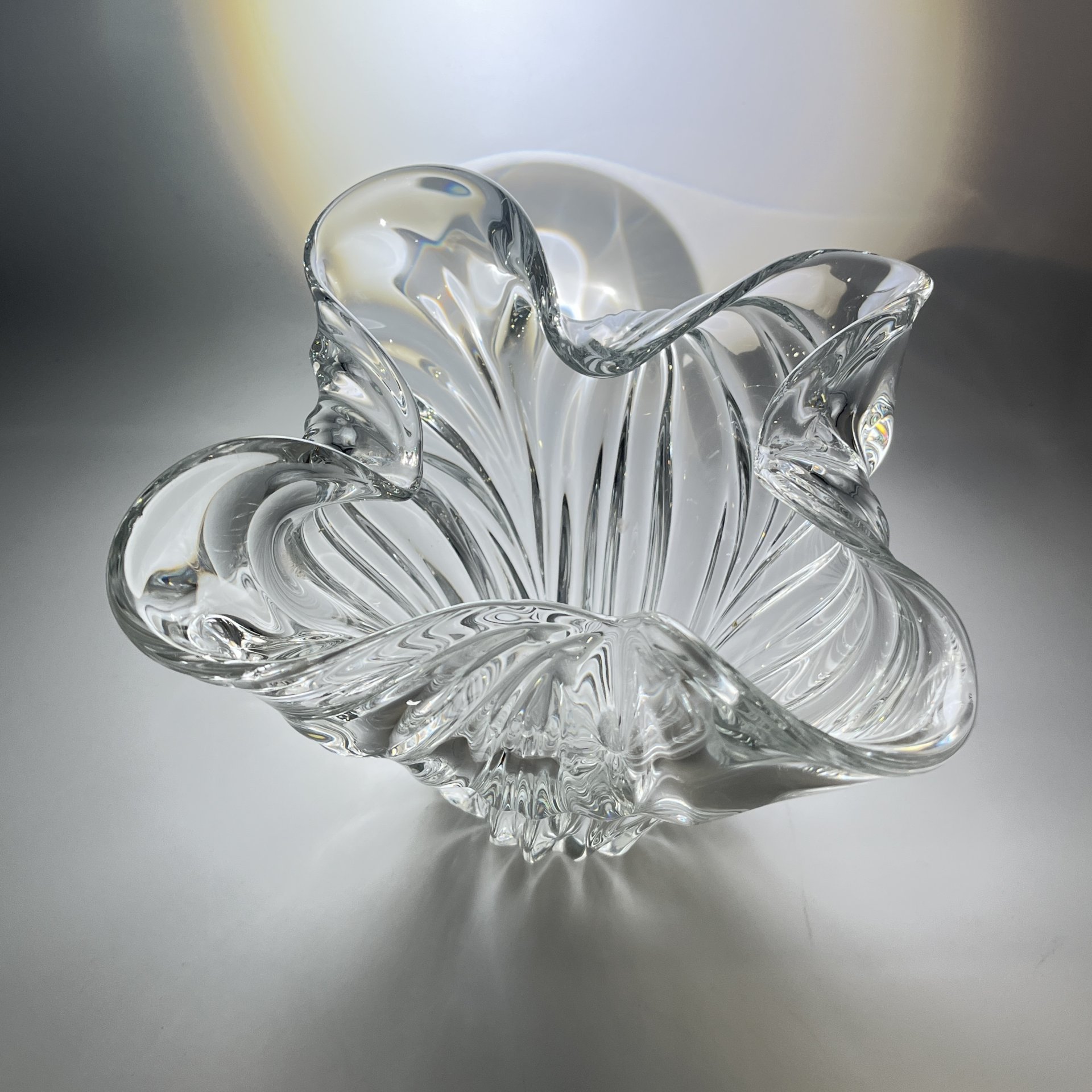 Ваза "Тюльпан", автор Х.М. Пыльд, хрусталь, прессование, свободное моделирование, Ленинградский завод художественного стекла (ЛЗХС), СССР, 1970-1980 гг.