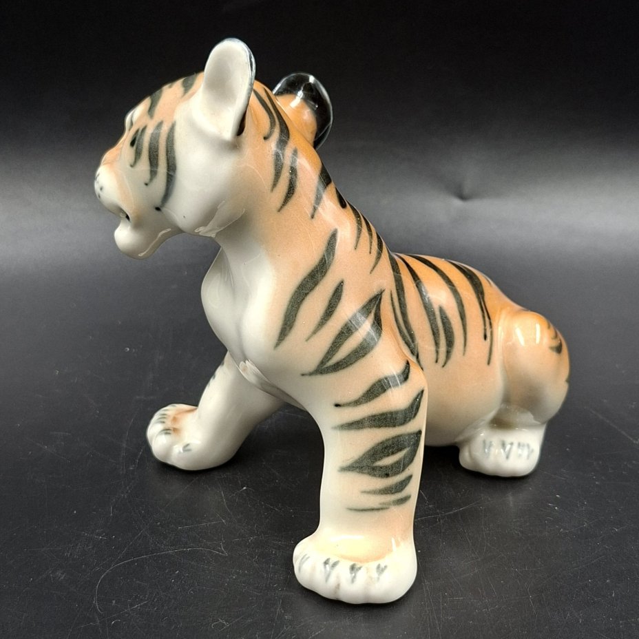 Статуэтка "Тигрёнок", скульптор Б.Я. Воробьев