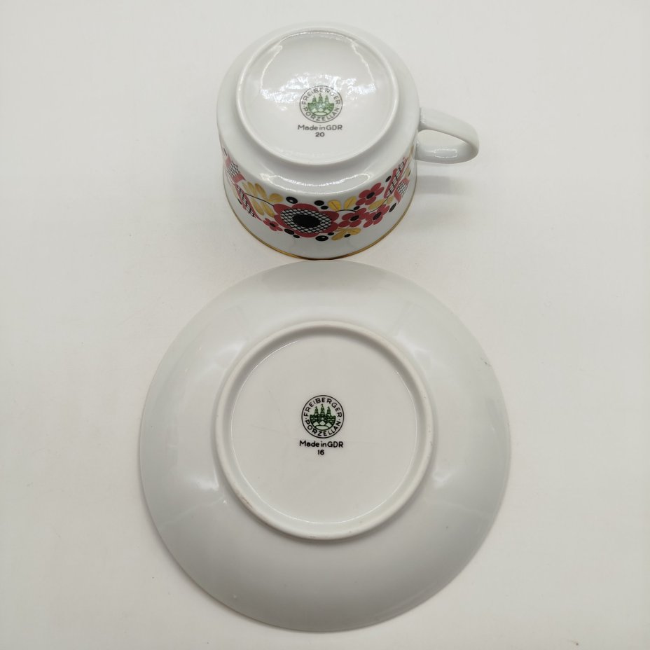 Чайная пара с растительным декором, фарфор, крытье, золочение, деколь, Freiberger Porzellan, ГДР, 1970-1995 гг.