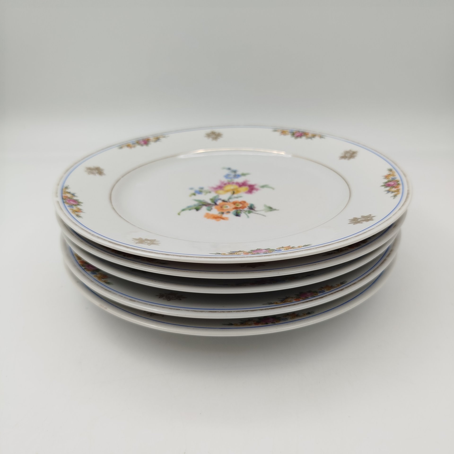 Набор из 5-ти десертных тарелок, украшенных цветочным декором, фарфор, деколь, золочение, Kahla, Германия, 1937-1956 гг.