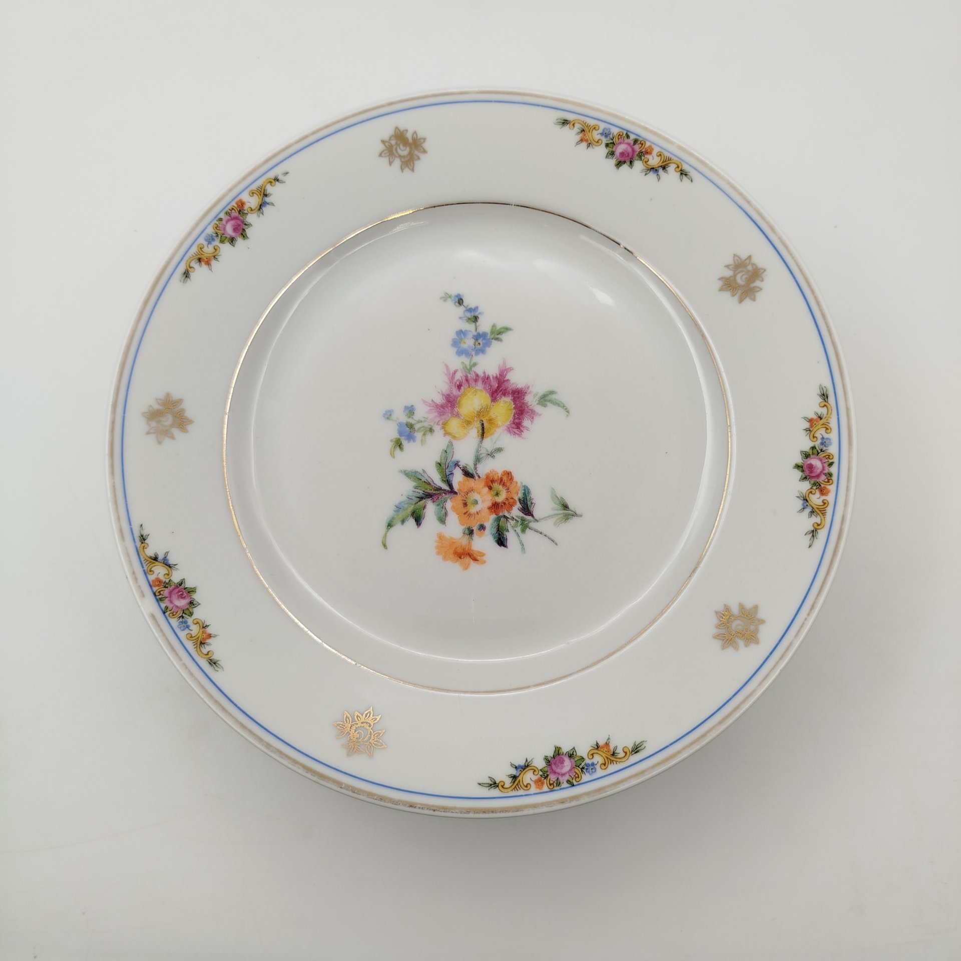 Набор из 5-ти десертных тарелок, украшенных цветочным декором, фарфор, деколь, золочение, Kahla, Германия, 1937-1956 гг.