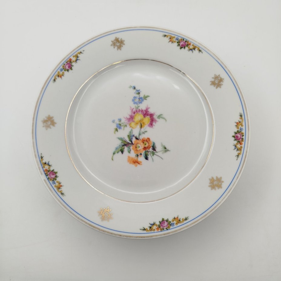 Набор из 5-ти десертных тарелок, украшенных цветочным декором, фарфор, деколь, золочение, Kahla, Германия, 1937-1956 гг.