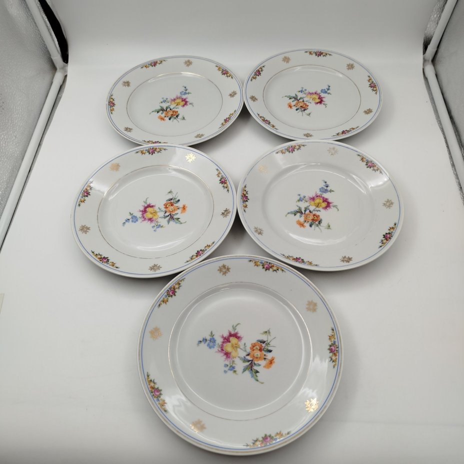 Набор из 5-ти десертных тарелок, украшенных цветочным декором, фарфор, деколь, золочение, Kahla, Германия, 1937-1956 гг.