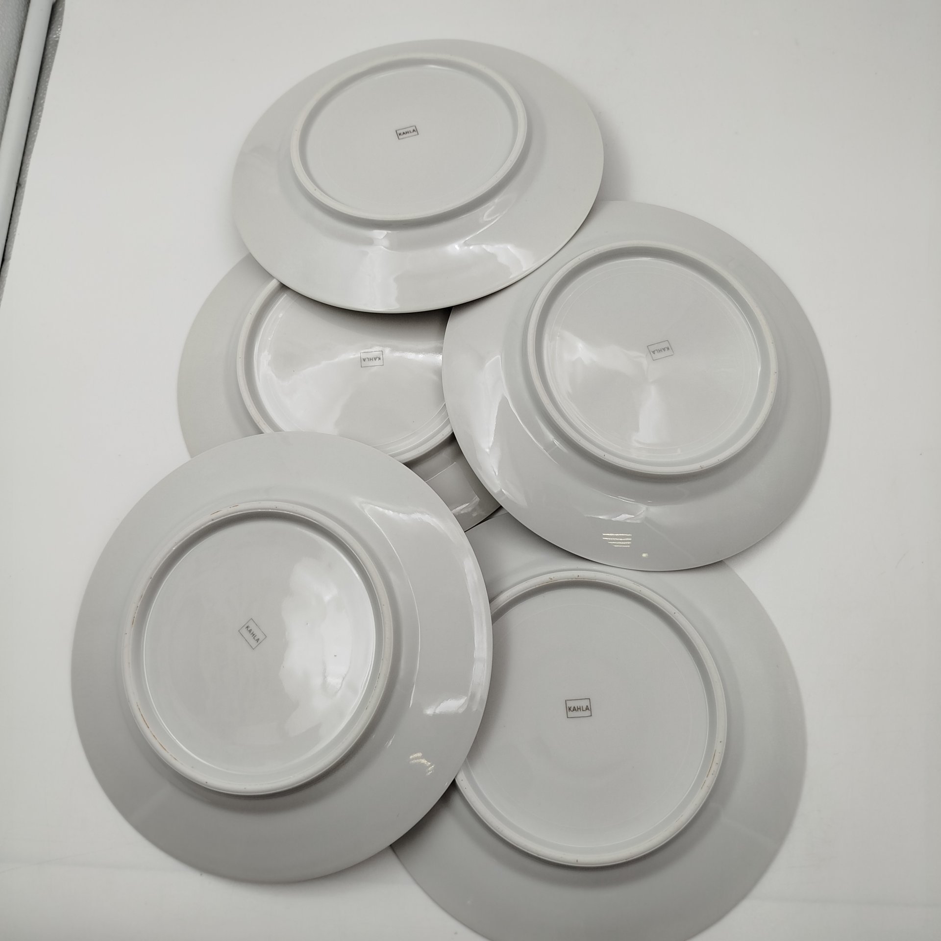 Набор из 5-ти десертных тарелок, украшенных цветочным декором, фарфор, деколь, золочение, Kahla, Германия, 1937-1956 гг.