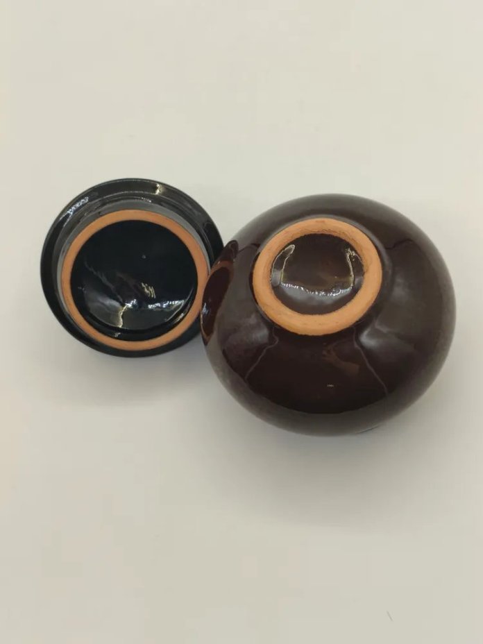 Сахарница с абстрактным декором