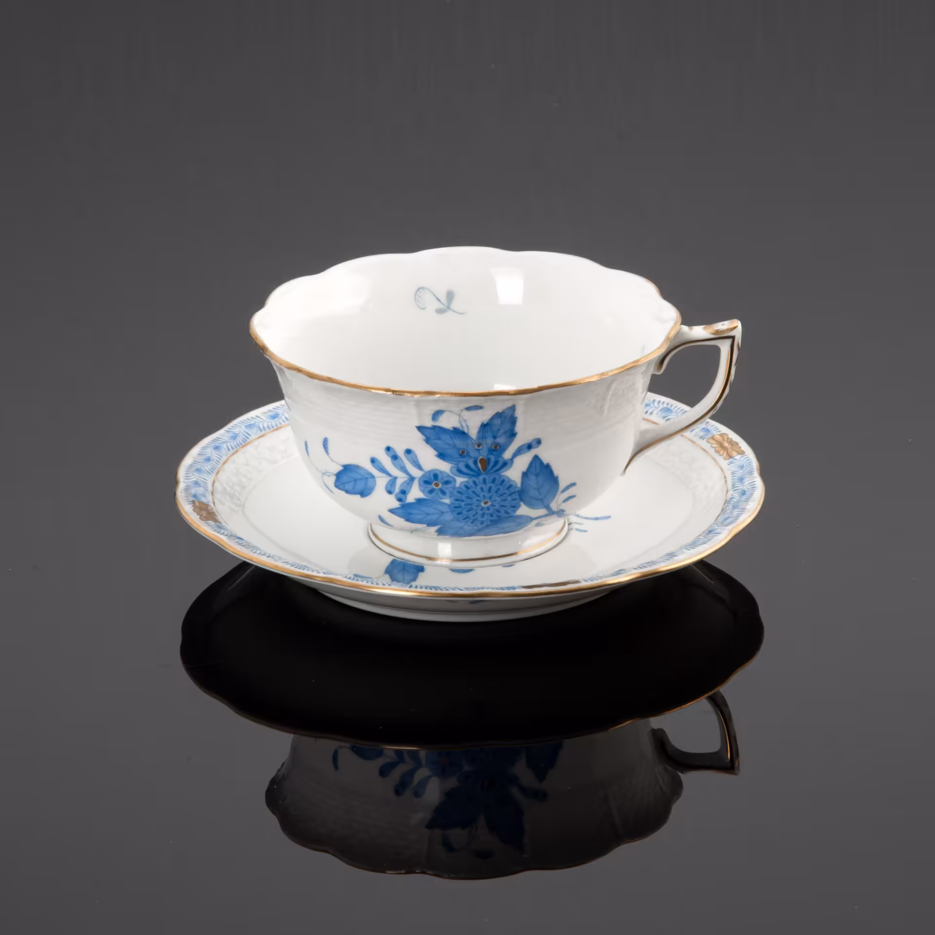 Пара чайная, выполненная в фирменном дизайне "Chinese Bouquet/Apponyi Blue", Herend (Херенд)