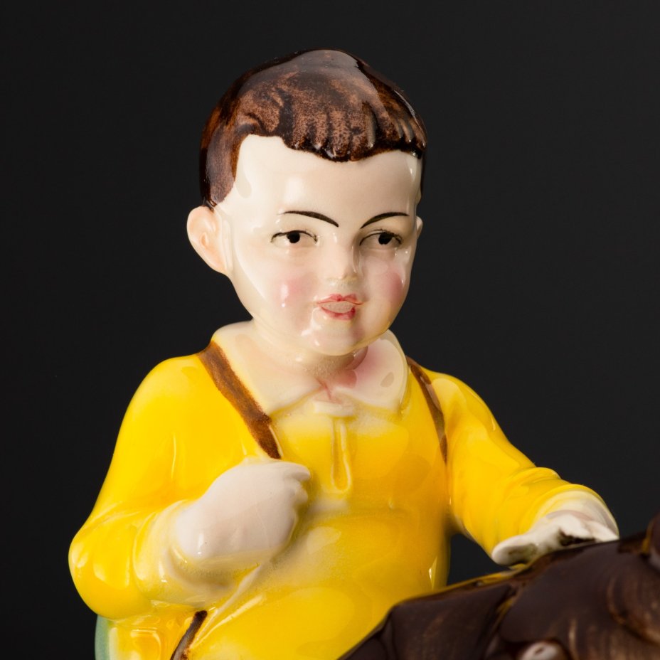 Статуэтка "Мальчик с осликом", фаянс, аэрография, Hertwig & Co., Германия, 1945-1958 гг., Hertwig & Co.