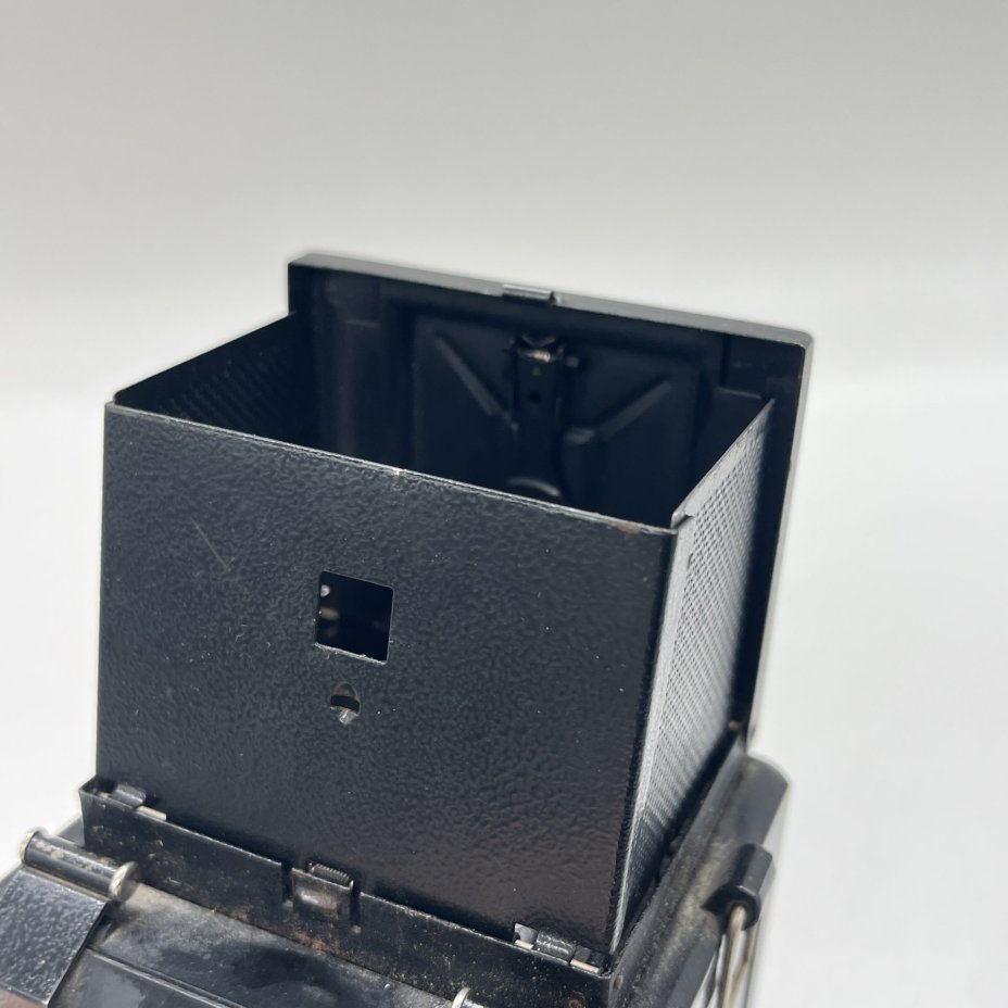 Фотоаппарат среднеформатный "Комсомолец"