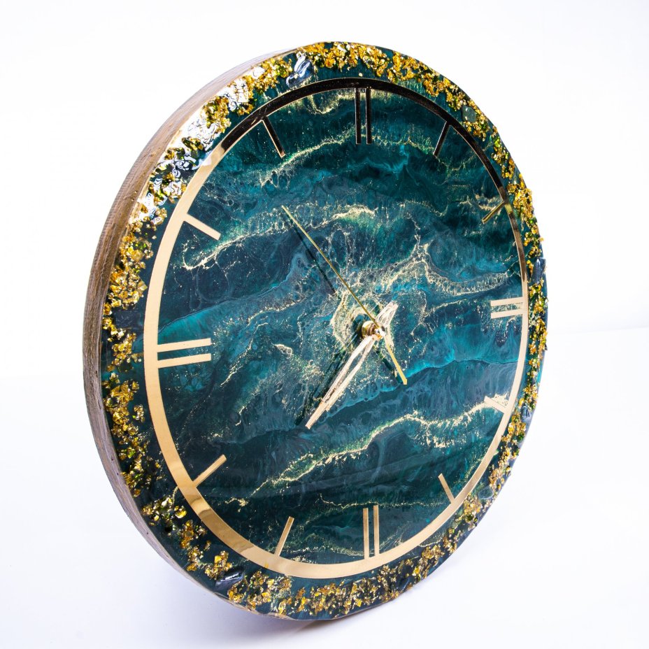 Часы настенные "Изумрудная фантазия", авторская ручная работа в технике Resin Art, Глянцевое 3D покрытие, металл, Россия, 2021 г.