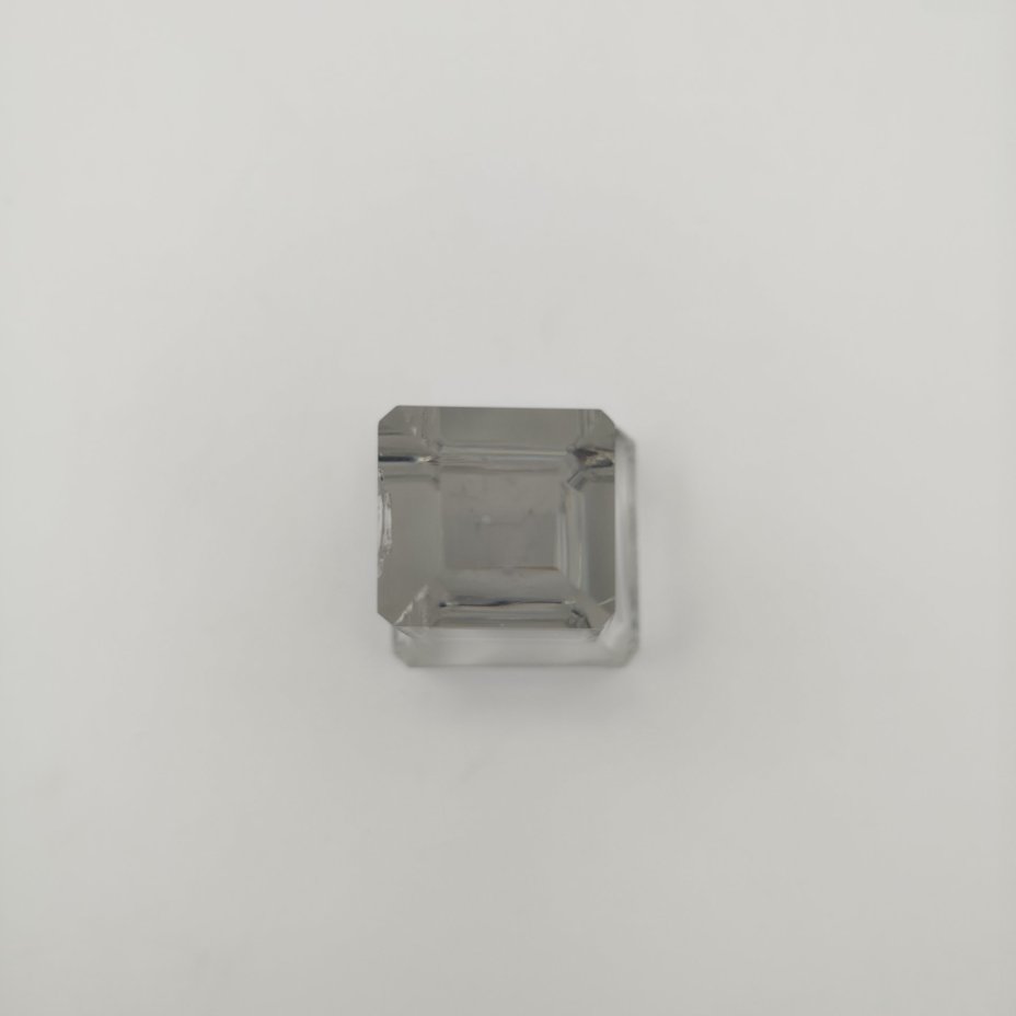 Корпус настольного термометра пирамидальной формы