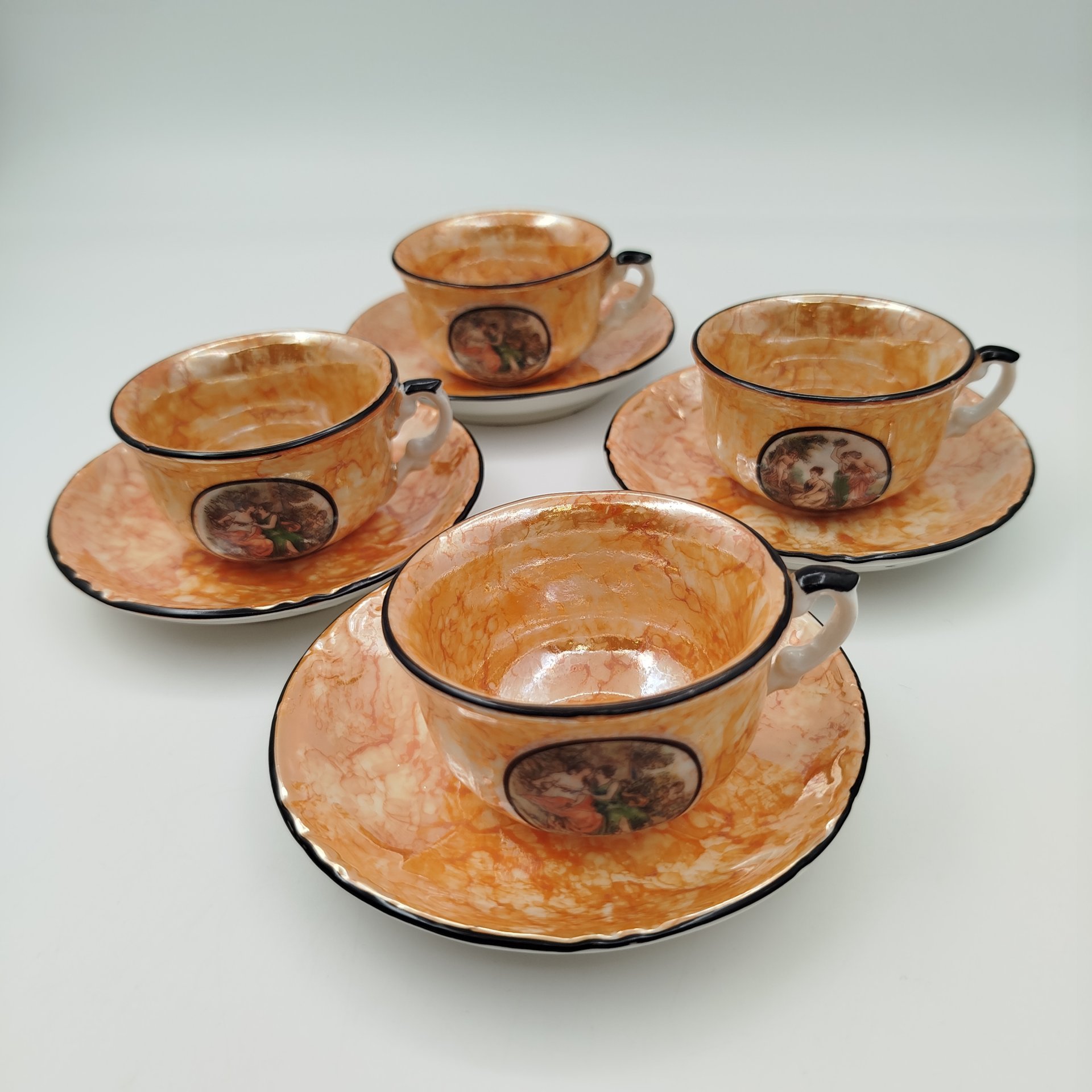 Сервиз кофейный "Мадонна" с разводами, на 4 персоны (11 предметов), фарфор, деколь, люстр, обводка, Европа, 1970-1990 гг.