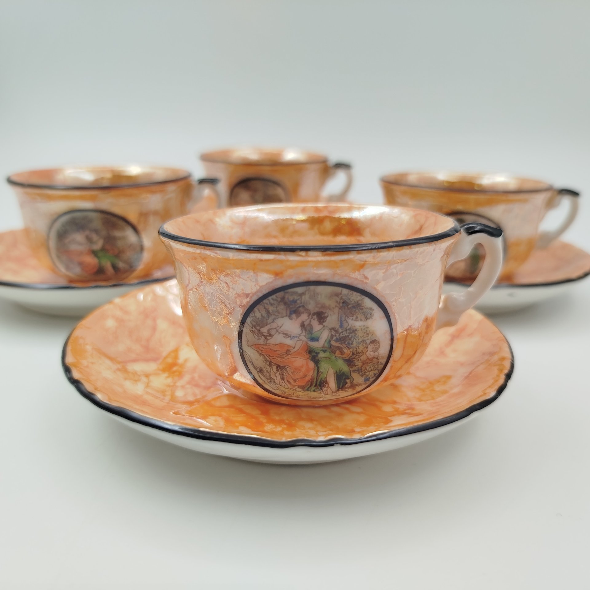 Сервиз кофейный "Мадонна" с разводами, на 4 персоны (11 предметов), фарфор, деколь, люстр, обводка, Европа, 1970-1990 гг.