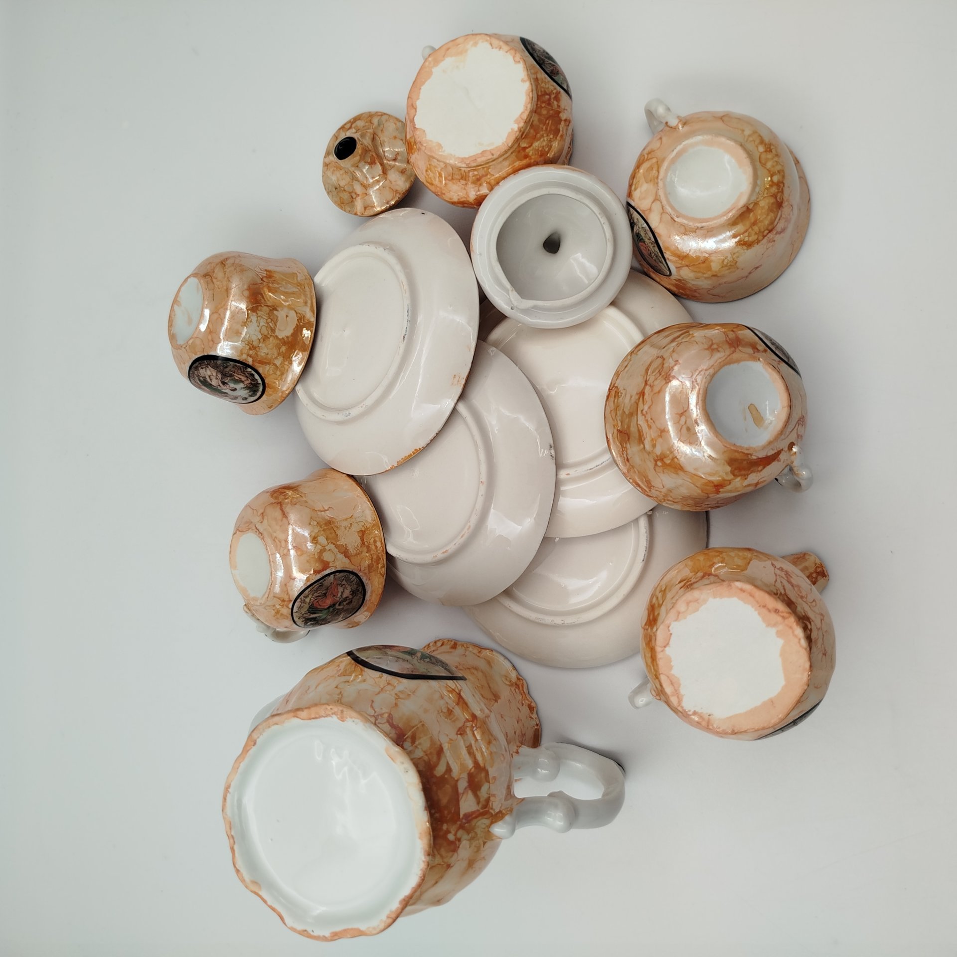 Сервиз кофейный "Мадонна" с разводами, на 4 персоны (11 предметов), фарфор, деколь, люстр, обводка, Европа, 1970-1990 гг.