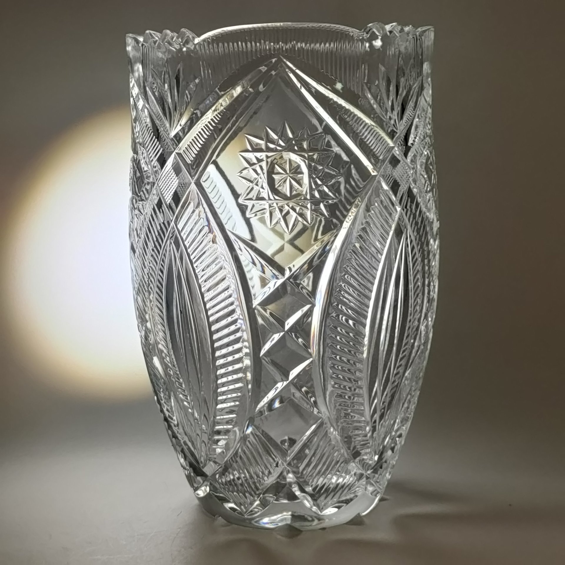 Ваза для цветов с рельефным декором, хрусталь, алмазная грань, СССР, 1970-1990 гг.