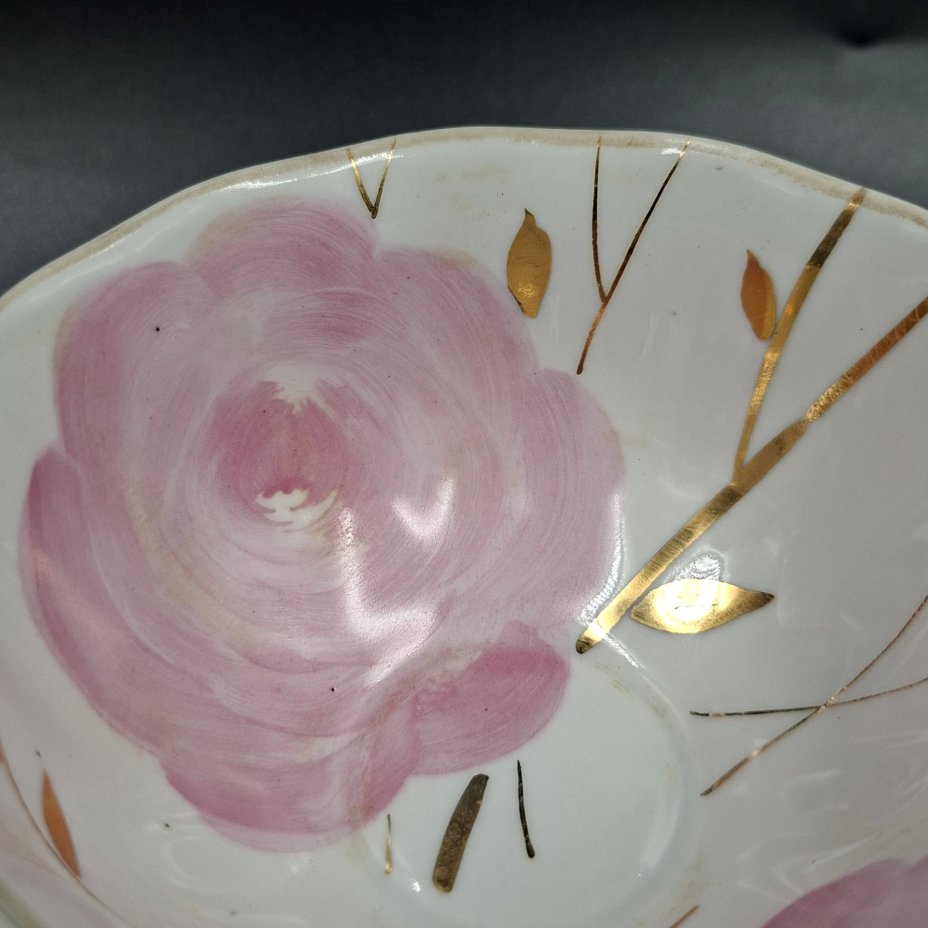 Пара чайная из сервиза "Весенний", форма "Белый лебедь", автор формы О.М. Михигули, фарфор, роспись, золочение, Дулевский фарфоровый завод (Дулёво), СССР, 1968-1991 гг.