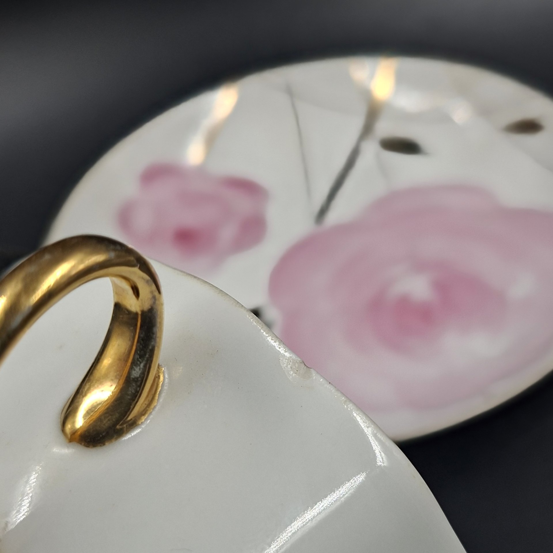 Пара чайная из сервиза "Весенний", форма "Белый лебедь", автор формы О.М. Михигули, фарфор, роспись, золочение, Дулевский фарфоровый завод (Дулёво), СССР, 1968-1991 гг.