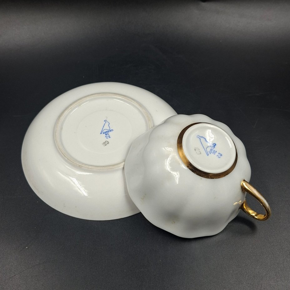 Пара чайная из сервиза "Весенний", форма "Белый лебедь", автор формы О.М. Михигули, фарфор, роспись, золочение, Дулевский фарфоровый завод (Дулёво), СССР, 1968-1991 гг.