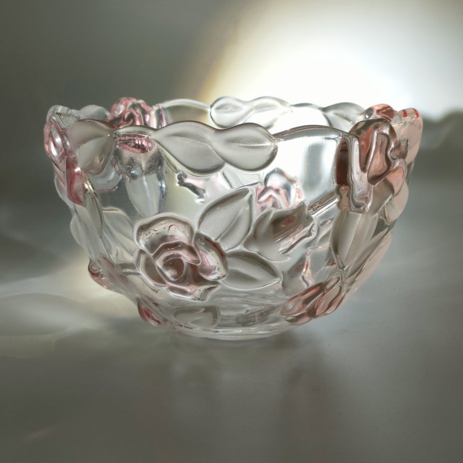 Ваза для конфет с цветочным декором и фигурным бортом, цветное стекло, матирование, Walther Glas, Германия, 1980-2000 гг.