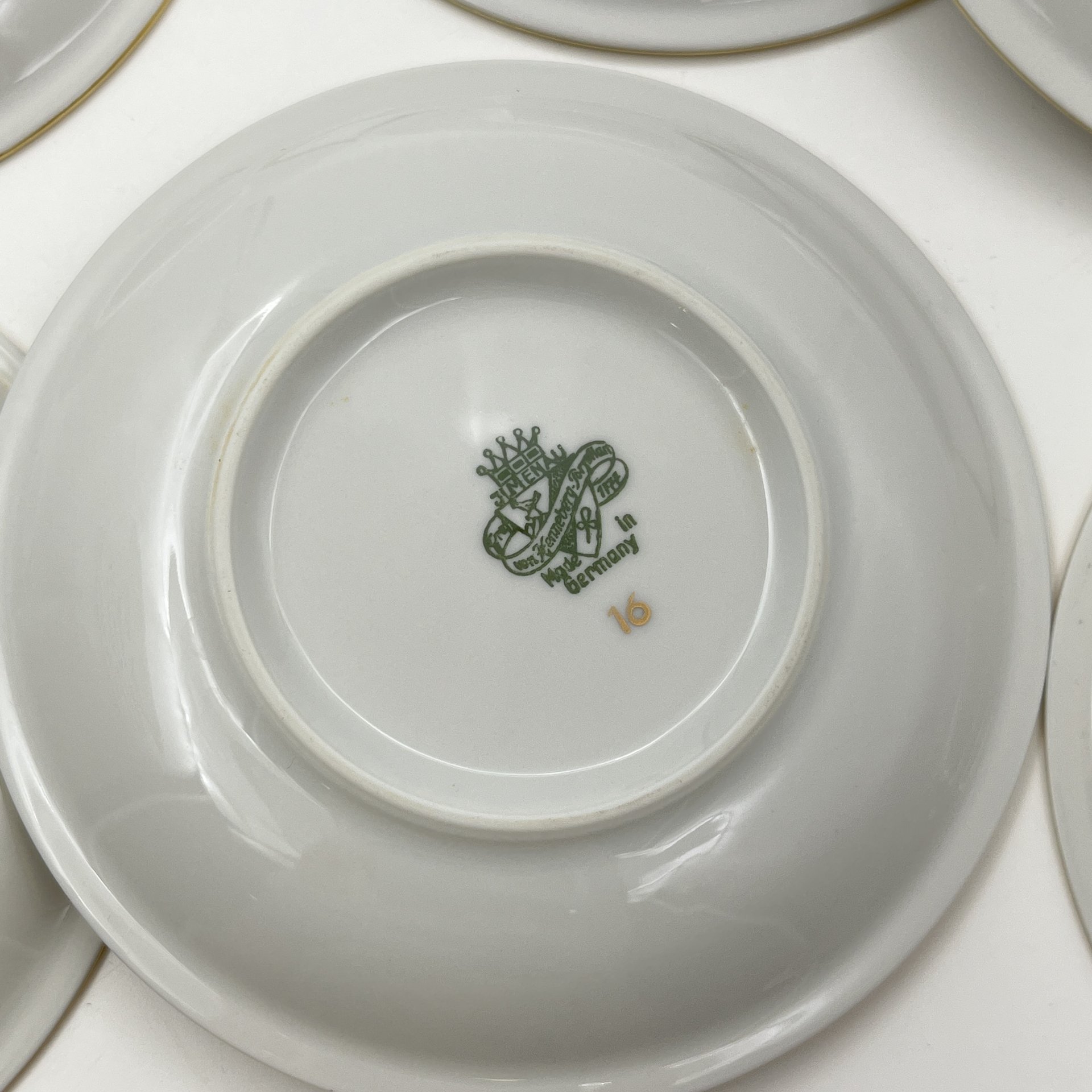 Набор розеток с цветочным декором на 6 персон, фарфор, деколь, золочение, Graf Von Henneberg Porzellan, 1777 Jlmenau, ГДР, 1949-1970 гг.