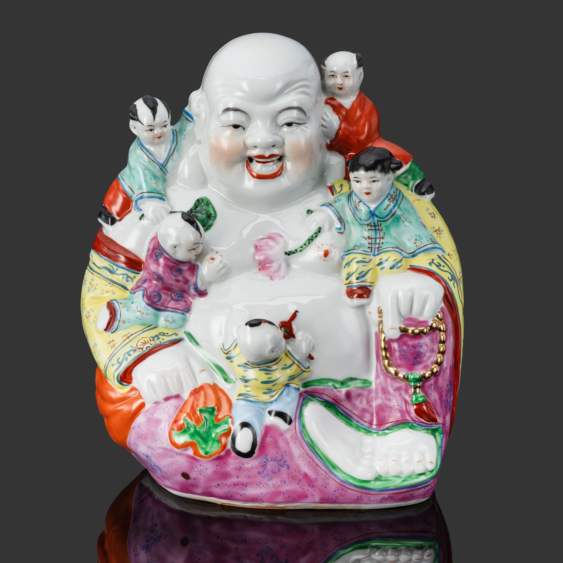 Статуэтка (скульптурная композиция) "Хотей с карако"