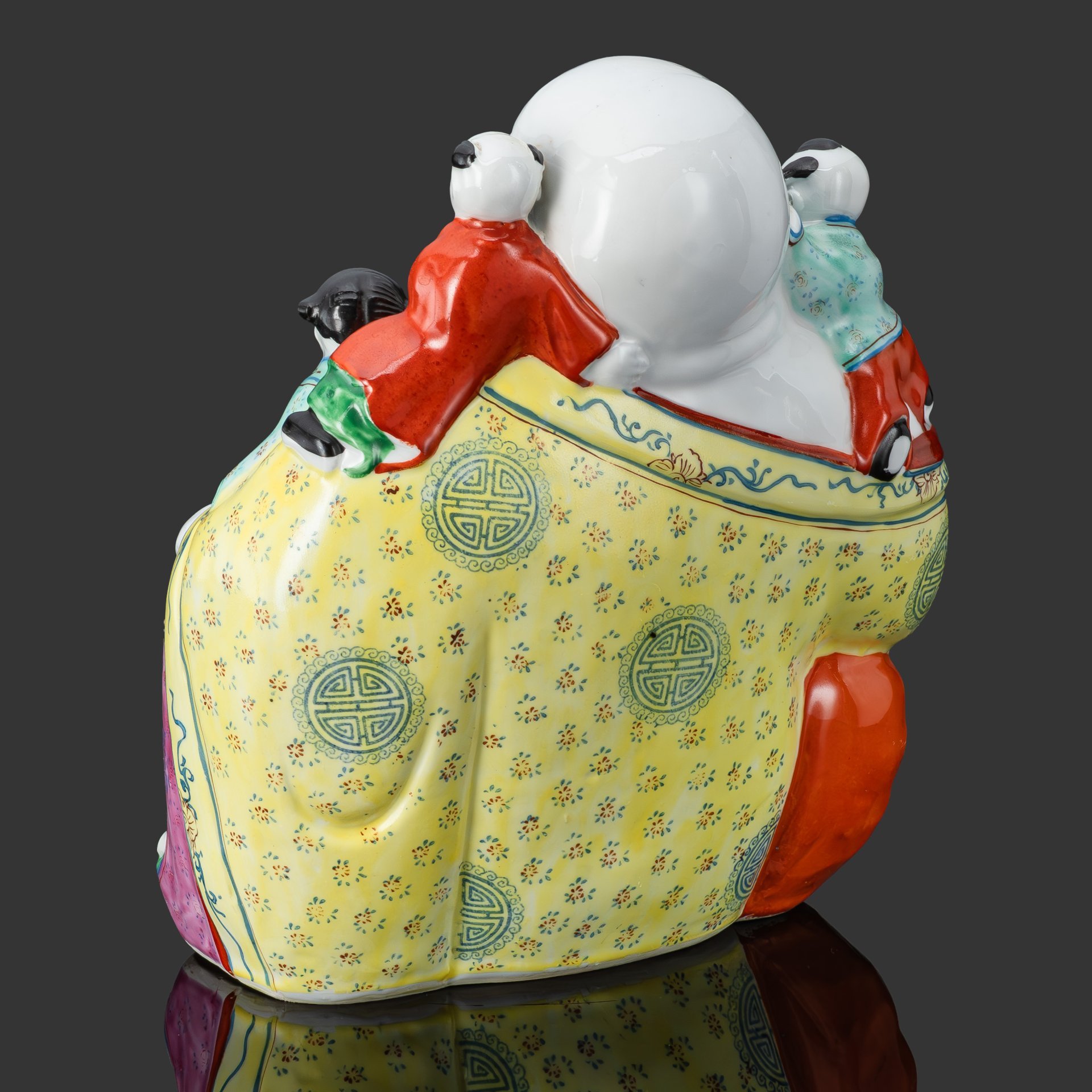 Статуэтка (скульптурная композиция) "Хотей с карако"