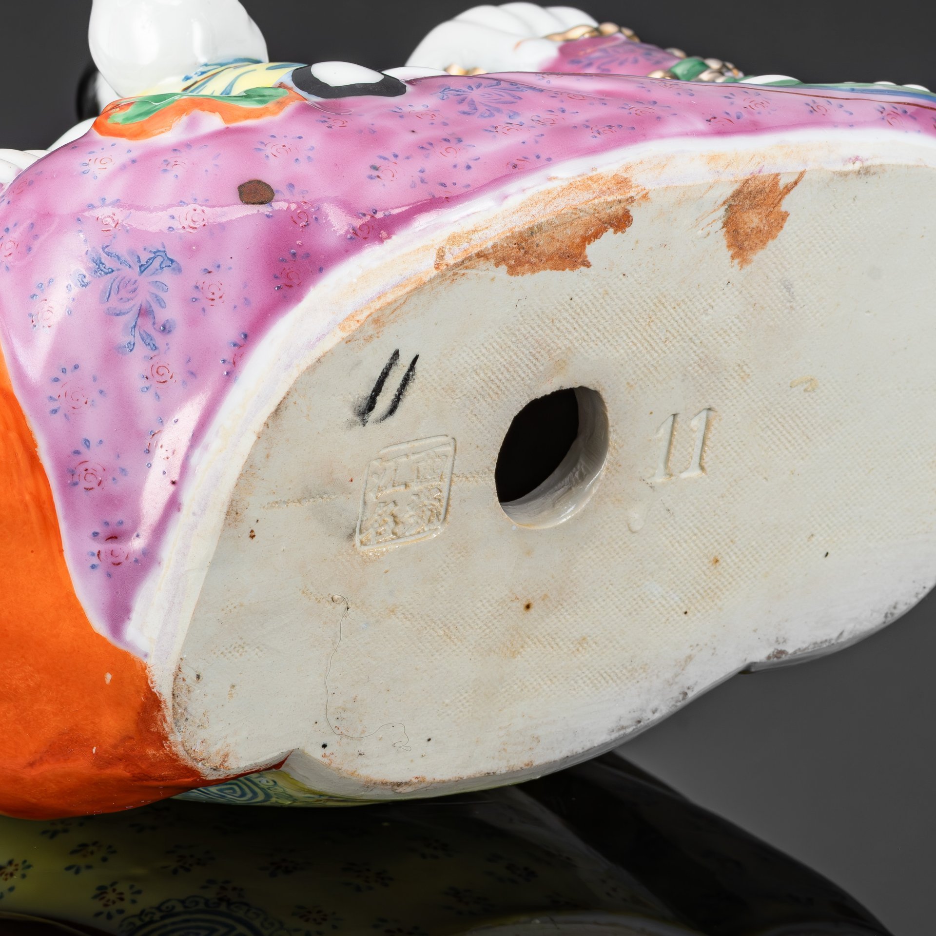 Статуэтка (скульптурная композиция) "Хотей с карако"