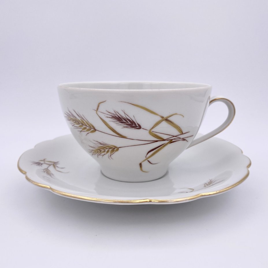 Чайная пара, украшенная фигурном бортом и колосками, Limoges Vertitable Porcelaine de Grand Feu, фарфор, деколь, золочение