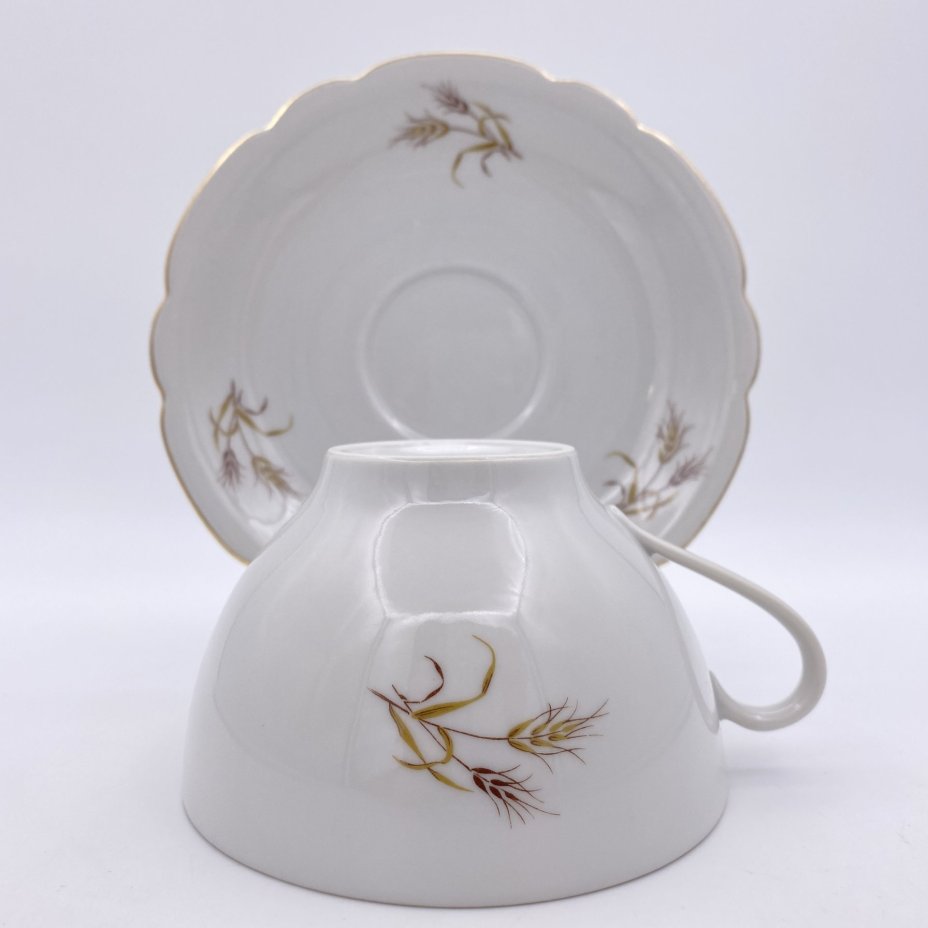 Чайная пара, украшенная фигурном бортом и колосками, Limoges Vertitable Porcelaine de Grand Feu, фарфор, деколь, золочение