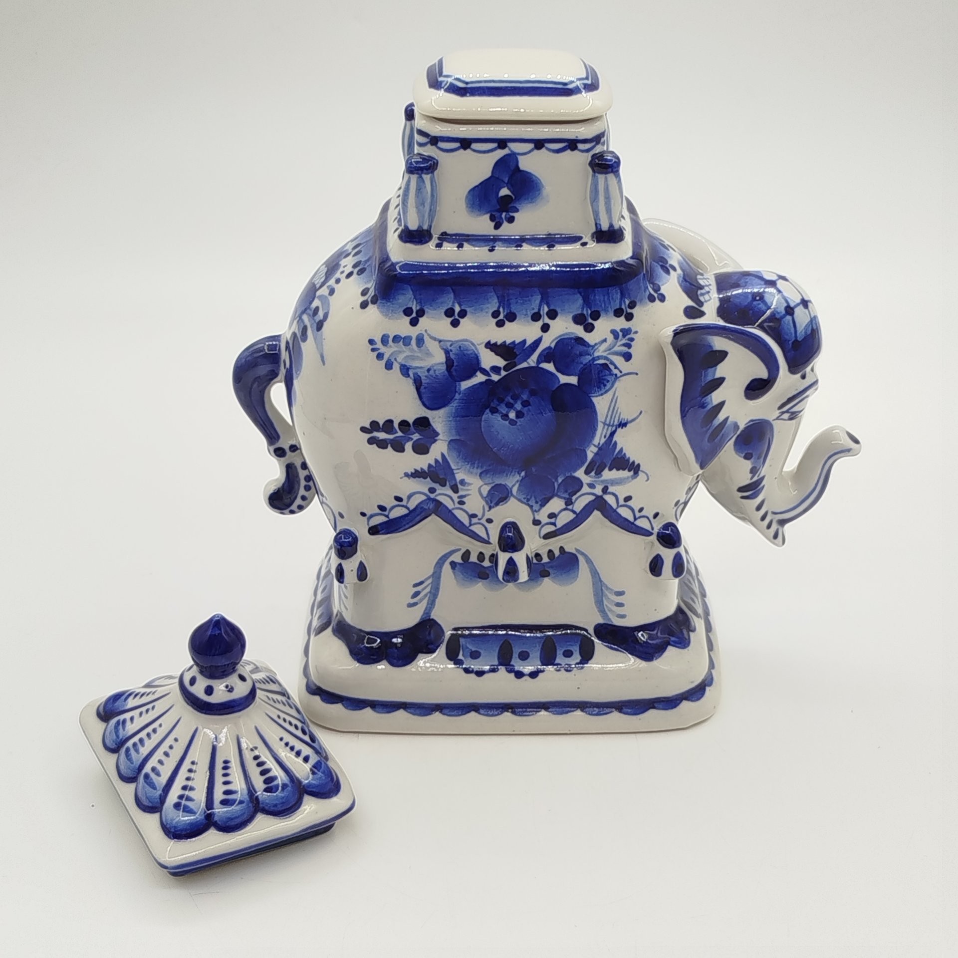 Чайница "Индийский слон", Гжель