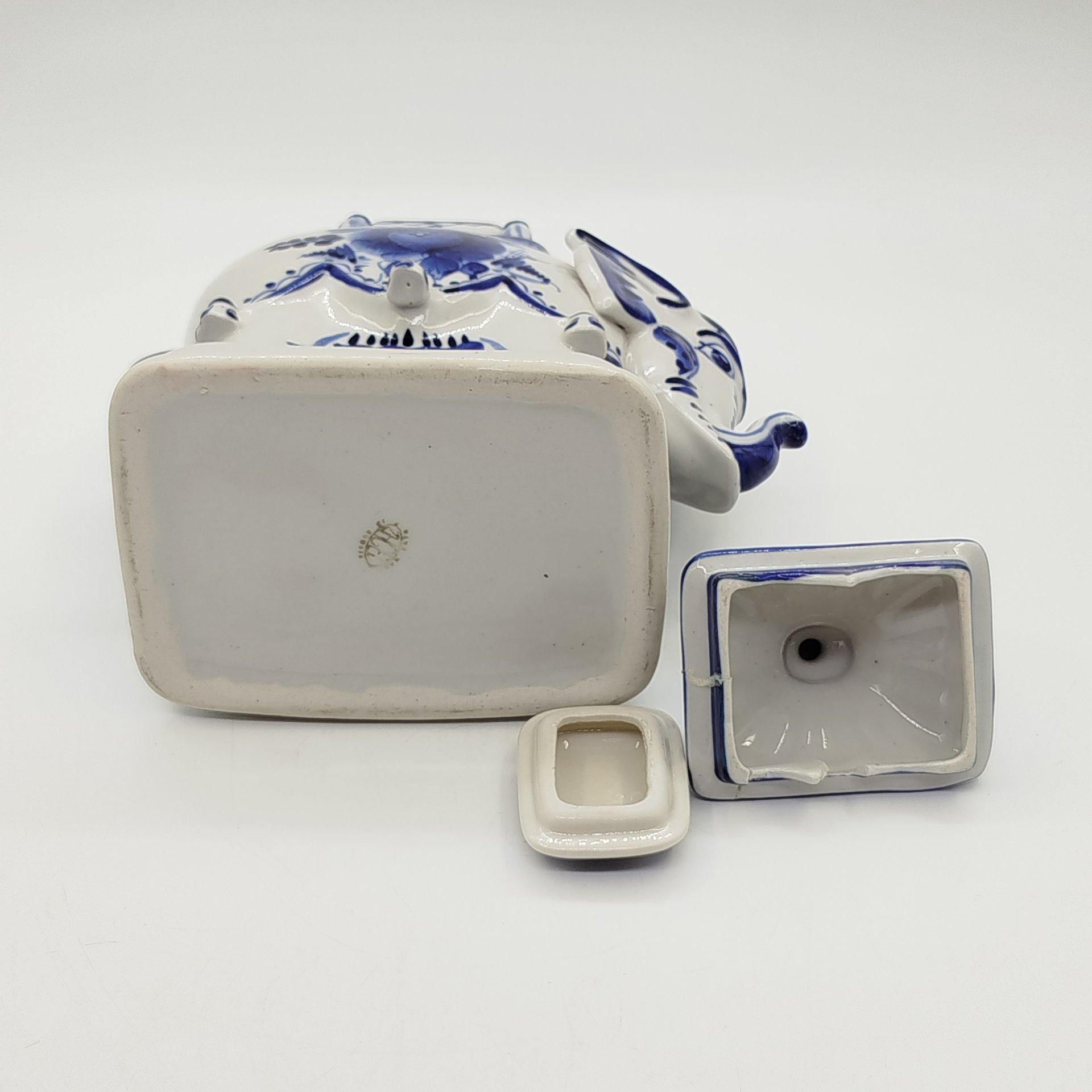 Чайница "Индийский слон", Гжель