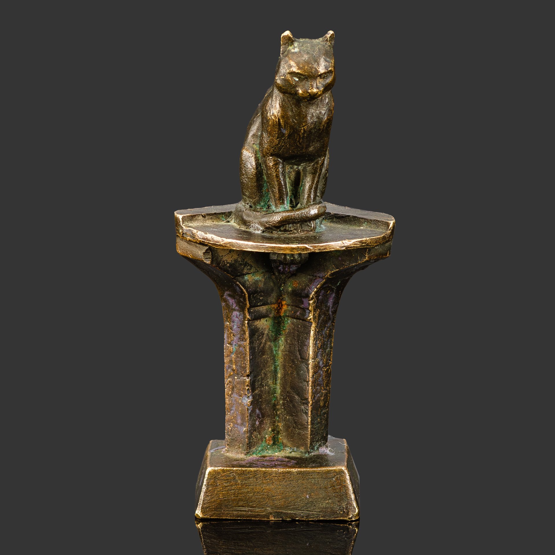 Настольное украшение (пресс-папье) в виде фигуры кошки, бронза, Западная Европа, 1910-1940 гг.