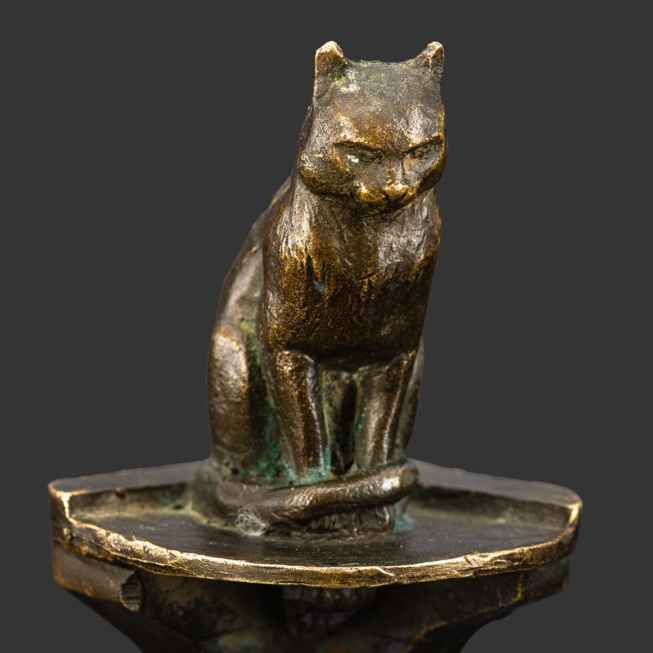 Настольное украшение (пресс-папье) в виде фигуры кошки