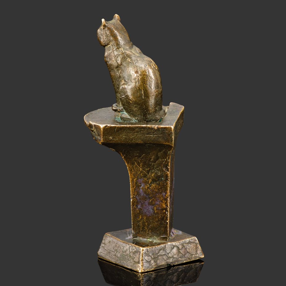 Настольное украшение (пресс-папье) в виде фигуры кошки