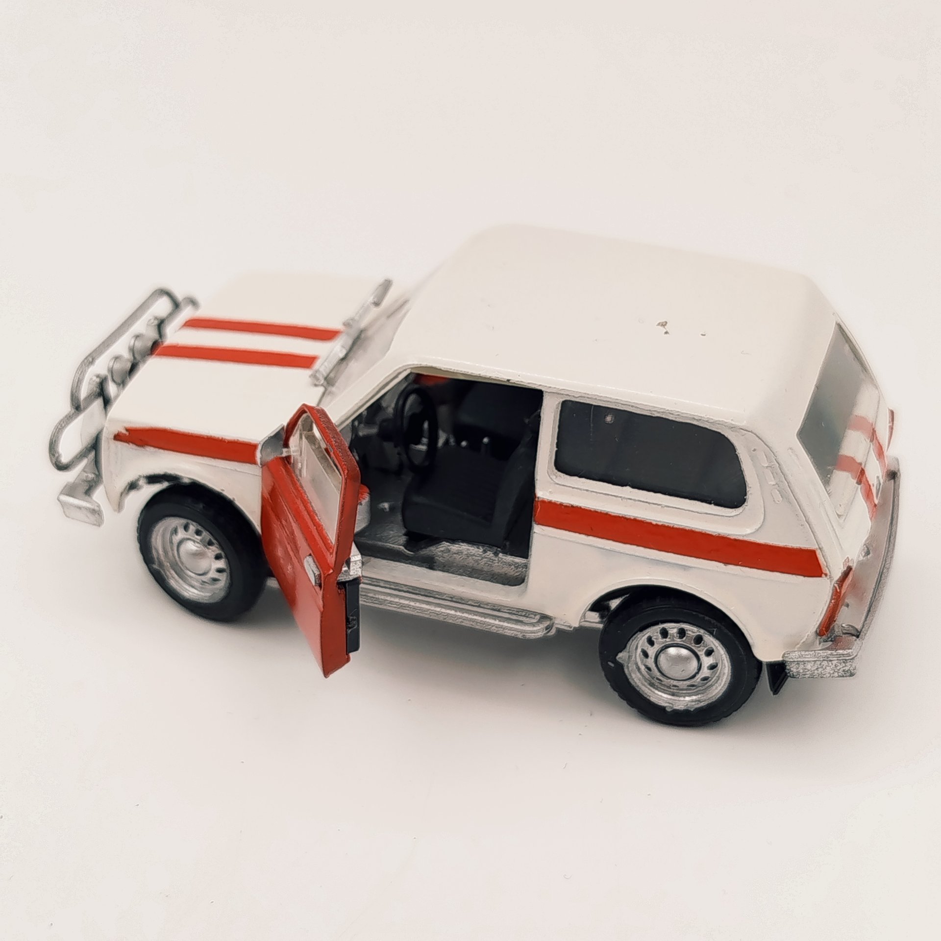 Модель автомобиля в масштабе 1:43 "LADA 21213 Niva" (авторская версия), металл, пластмасса, крашение, СССР, 1970-1990 гг.