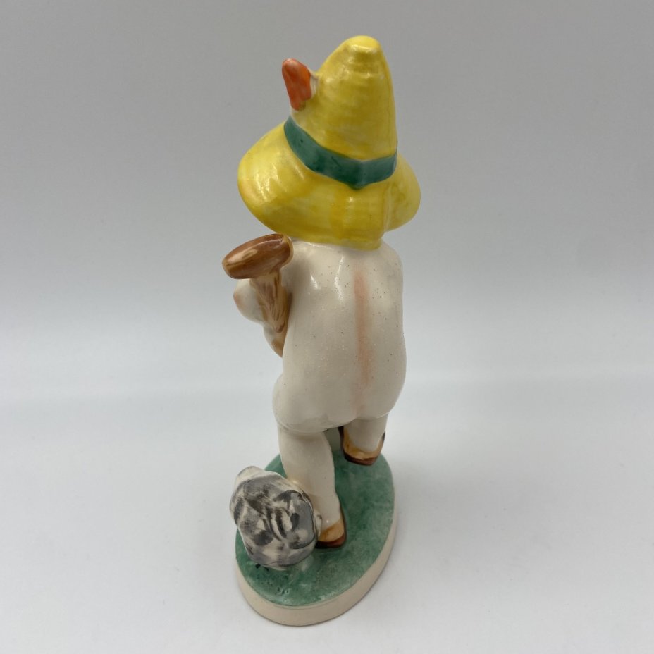 Статуэтка "Мальчик с курицей", фаянс, роспись, Hertwig & Co., Германия, 1941-1958 гг.