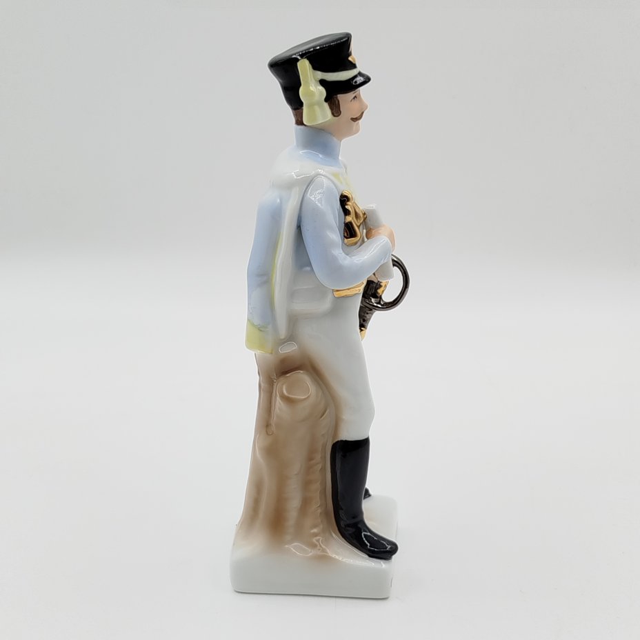 Статуэтка  "Officier des Chasseurs" ("Офицер конных егерей")