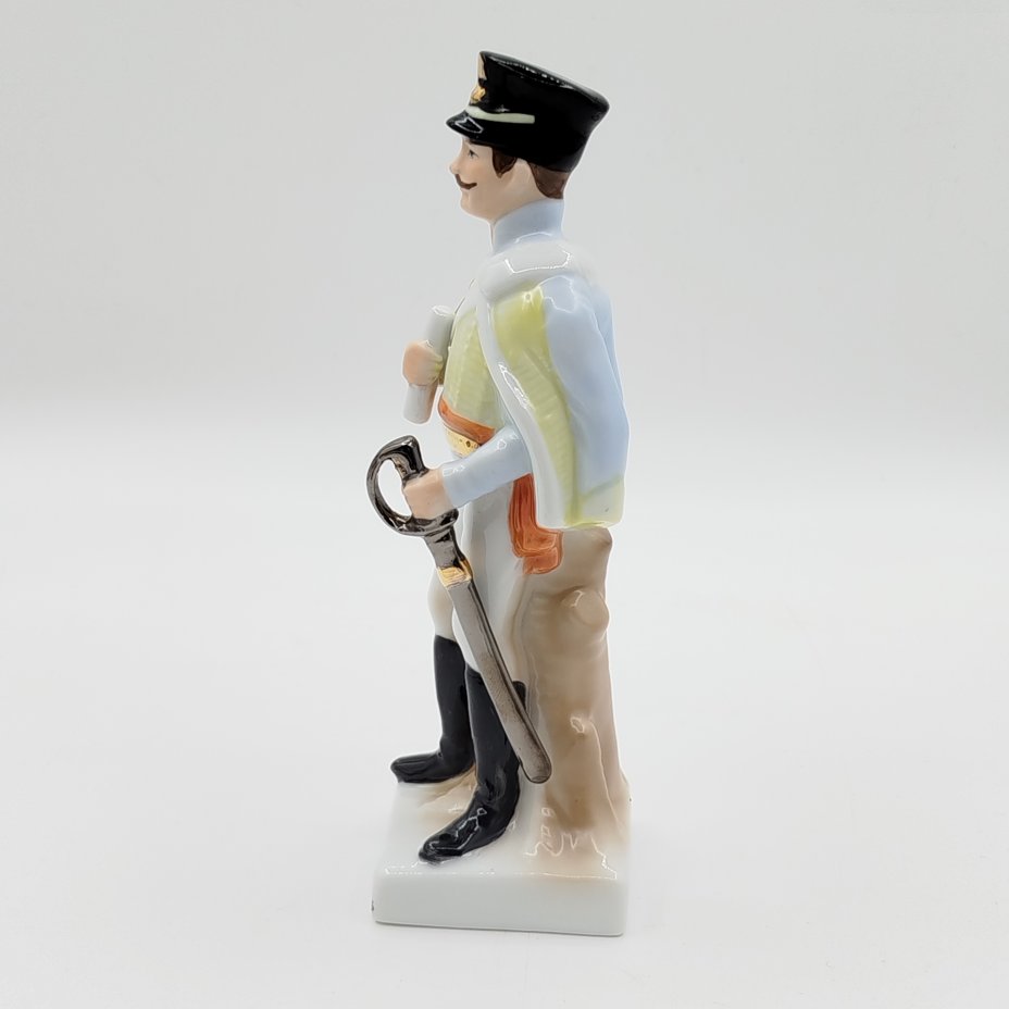 Статуэтка  "Officier des Chasseurs" ("Офицер конных егерей")