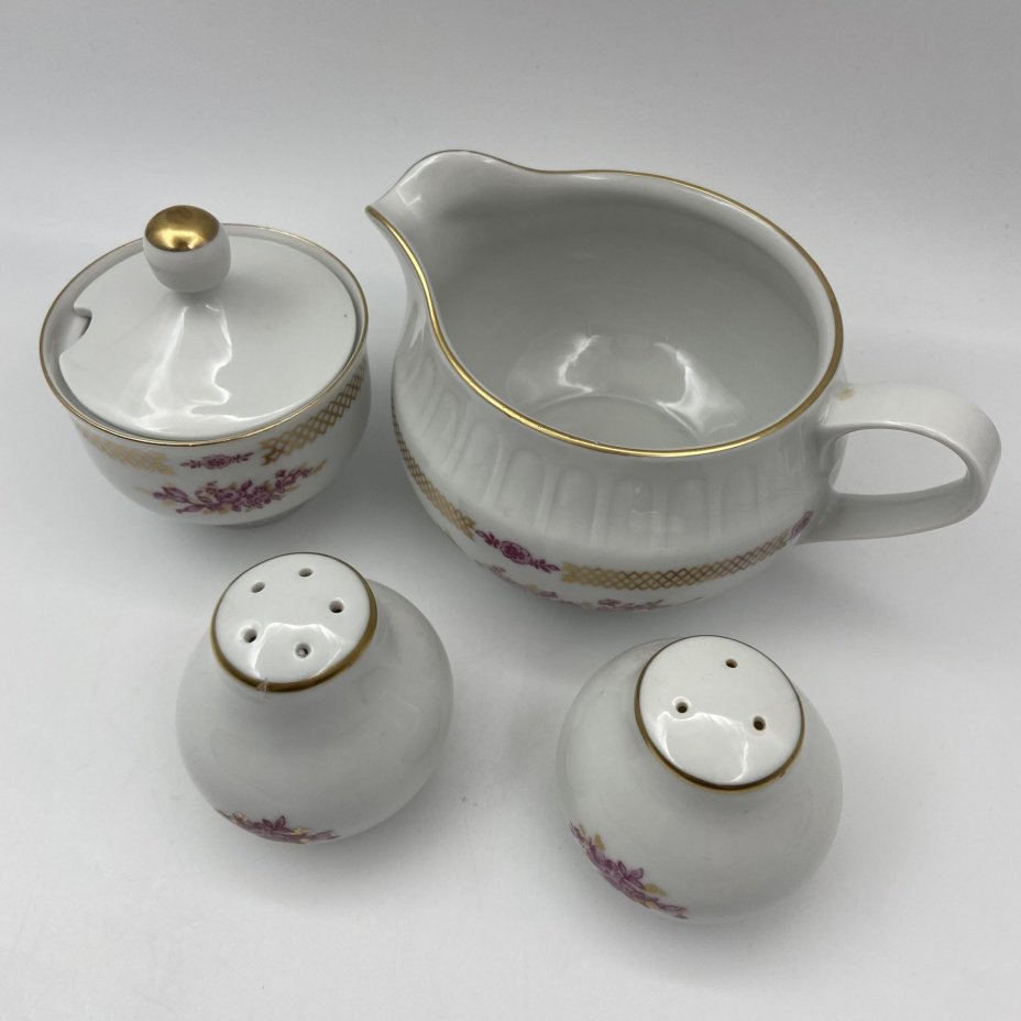 Набор для сервировки (солонка, перечница, горчичница, соусник) с цветочным декором, фарфор, деколь, золочение, Graf Von Henneberg Porzellan, 1777 Jlmenau, ГДР, 1977-1990 гг.
