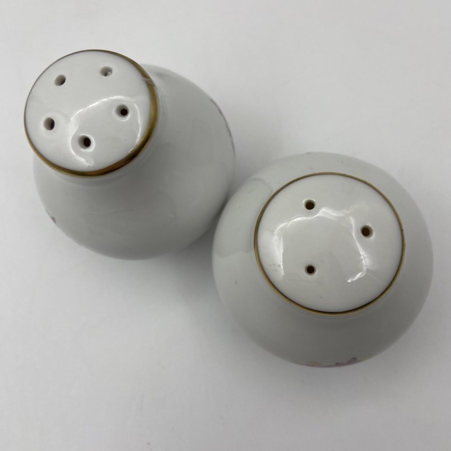 Набор для сервировки (солонка, перечница, горчичница, соусник) с цветочным декором, фарфор, деколь, золочение, Graf Von Henneberg Porzellan, 1777 Jlmenau, ГДР, 1977-1990 гг.