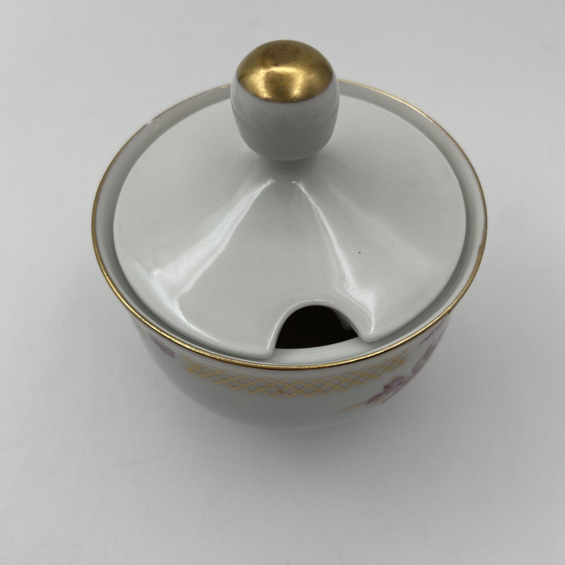 Набор для сервировки (солонка, перечница, горчичница, соусник) с цветочным декором, фарфор, деколь, золочение, Graf Von Henneberg Porzellan, 1777 Jlmenau, ГДР, 1977-1990 гг.