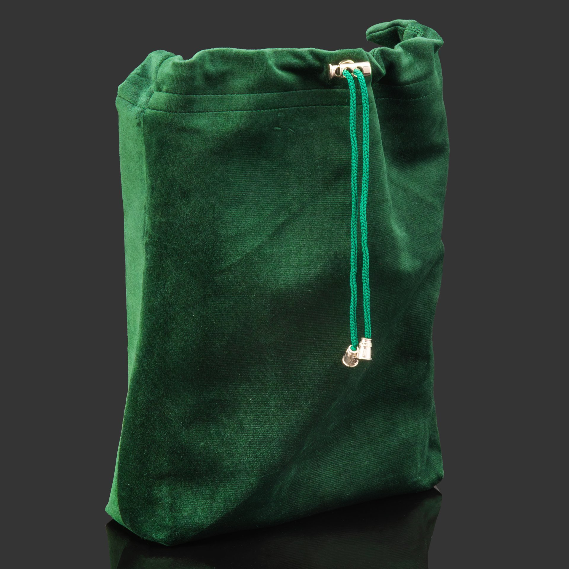 Книга в кожаном переплете "Коран" на русском языке, кожаный переплет, тиснение, золочение, обрез с принтом, в бархатной подарочной упаковке, Российская Федерация, 2025 г.