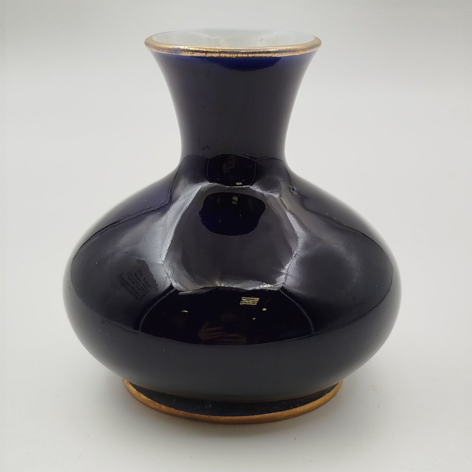 Вазочка миниатюрная с золотистой каймой, фарфор, крытье кобальтом, золочение, Ленинградский фарфоровый завод (ЛФЗ), СССР, 1960-1970 гг.