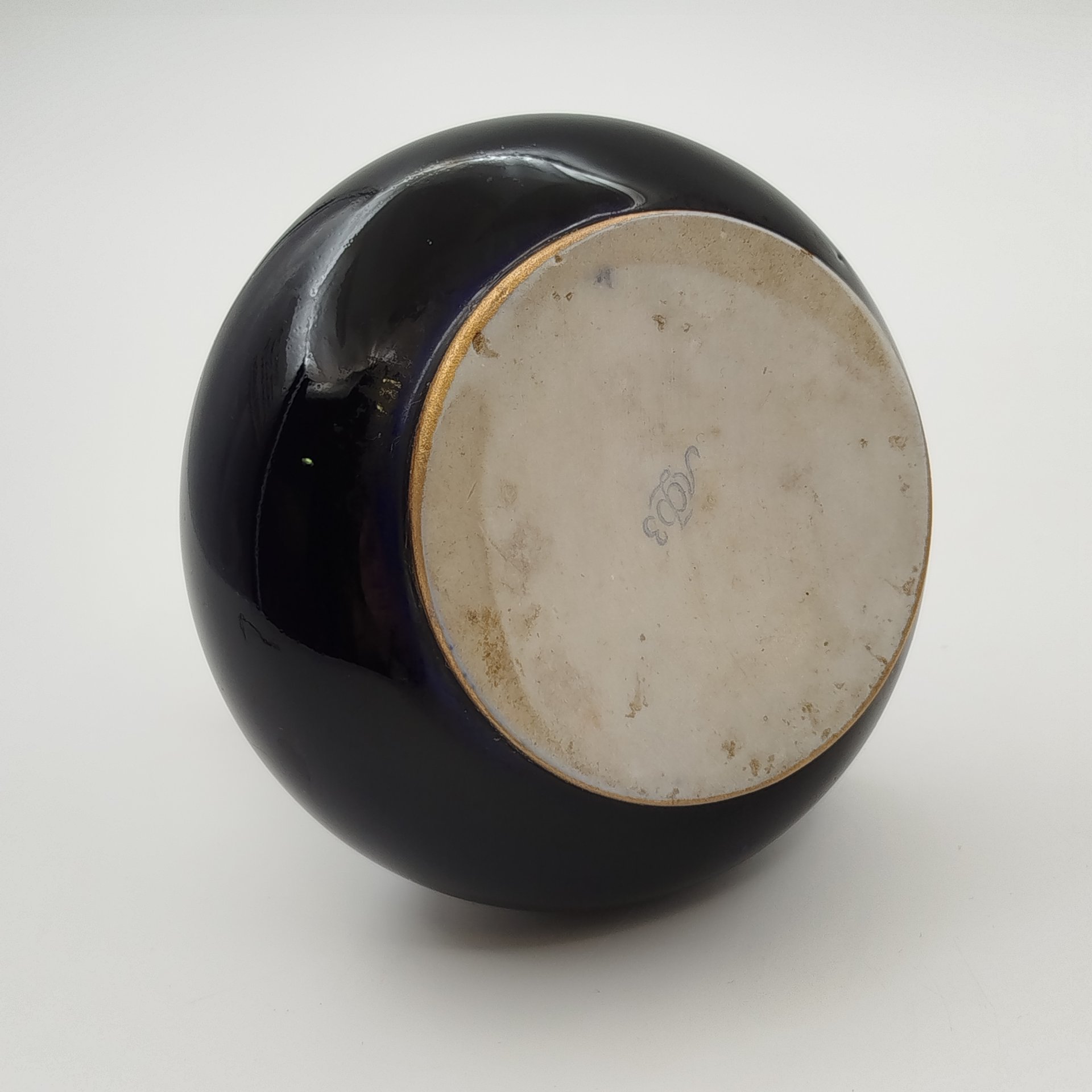 Вазочка миниатюрная с золотистой каймой, фарфор, крытье кобальтом, золочение, Ленинградский фарфоровый завод (ЛФЗ), СССР, 1960-1970 гг.