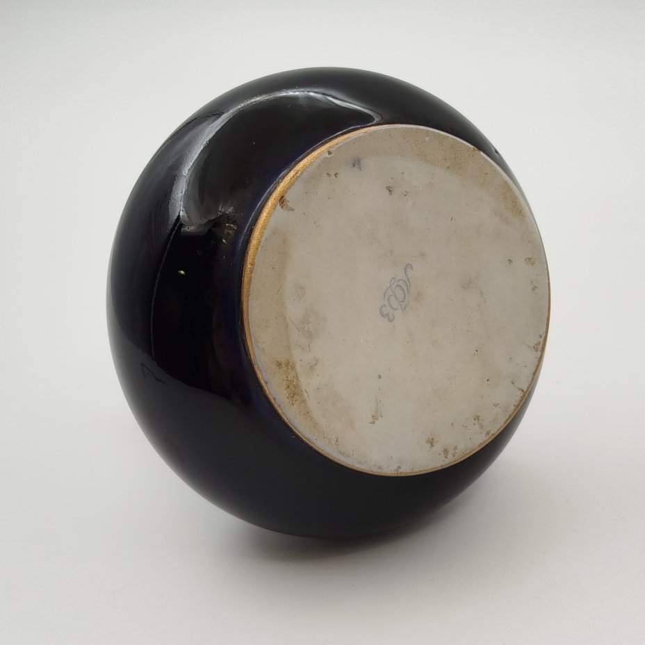 Вазочка миниатюрная с золотистой каймой, фарфор, крытье кобальтом, золочение, Ленинградский фарфоровый завод (ЛФЗ), СССР, 1960-1970 гг.